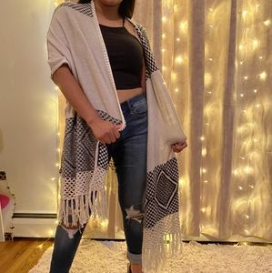 Embroidered cardigan/pancho